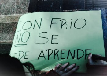 JOSÉ C PAZ: COMPRAN ESTUFAS A GAS Y EL 80% DE LOS COLEGIOS NO TIENE CONEXIÓN DE GAS EN LAS AULAS .