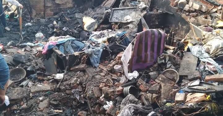 JOSÉ C PAZ: INCENDIO LO PIERDEN TODO .