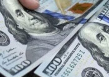 El dólar blue tocó $280, bajó a $260 .