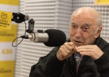 Murió a los 90 años Cacho Fontana, una figura irrepetible de la radio y la televisión Argentina.