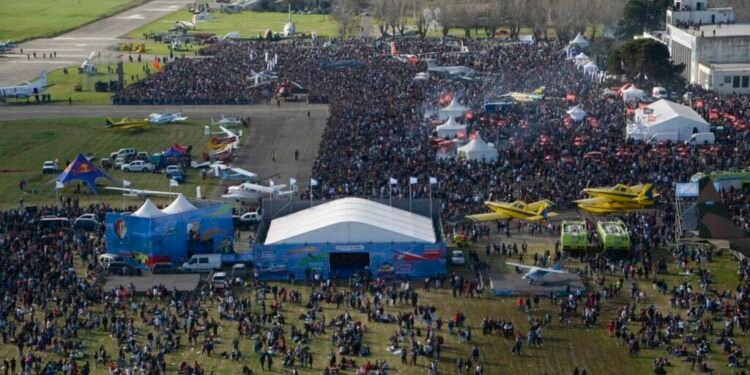 MORON: Fuerza Aérea celebra  Argentina Vuela.