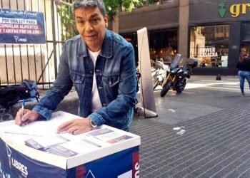 Libres del Sur juntaron 1.408.448 firmas para congelar alimentos y tarifas por 12 meses.