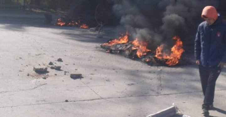 BURZACO: ALLANARON BÚNKER DE DROGAS Y SE LLEVARON A GENTE INOCENTE.