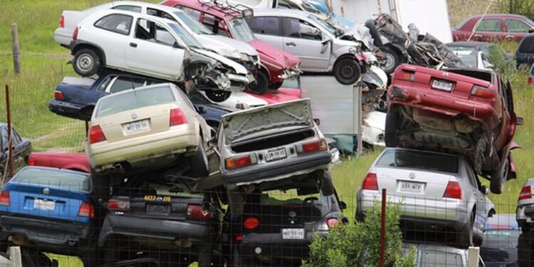 Morón: compactan casi 2 mil autos y camionetas en El Palomar.