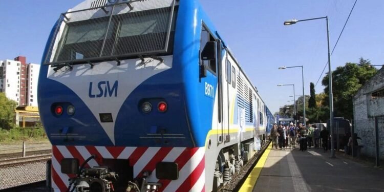 JOSE C PAZ: FALLECIÓ LA JOVEN QUE SE ARROJO BAJO EL TREN.