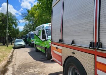 Hurlingham: Se incendió la escuela técnica 3 y debieron evacuar el edificio y a los Alumnos.