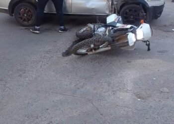SAN MIGUEL: CHOQUE ENTRE UNA MOTO Y UN AUTOMOVIL.
