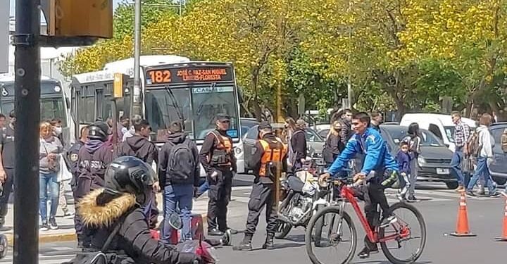 SAN MIGUEL: DELIVERY CHOCADO POR UN AUTOMÓVIL.