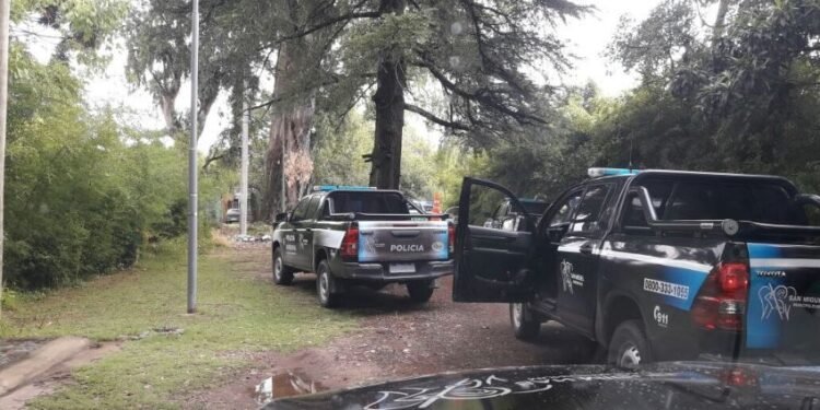 BELLA VISTA: UNA MUJER FALLECE DENTRO DE SU AUTOMÓVIL.