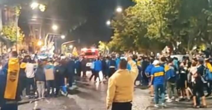 SAN MIGUEL: HINCHAS DE BOCA AGREDEN A BOMBEROS VOLUNTARIOS.