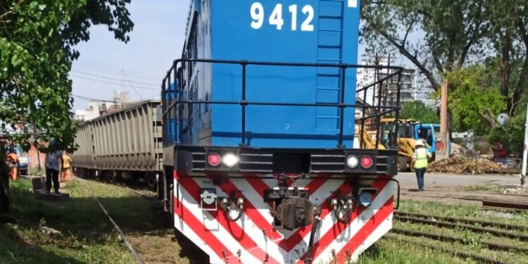 Un tren de carga descarriló  en Haedo y hubo demoras en el Sarmiento.