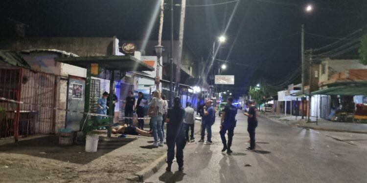 Hurlingham: Mataron a un hombre en la parada de colectivo y todo indicaría a un ajuste de cuentas.