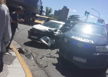 SAN MIGUEL PATRULLERO CHOCA AUTOMÓVIL.