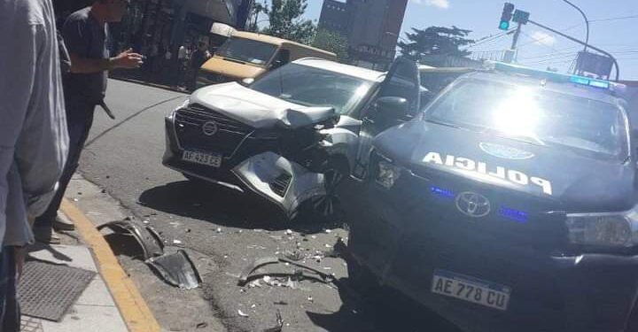 SAN MIGUEL PATRULLERO CHOCA AUTOMÓVIL.