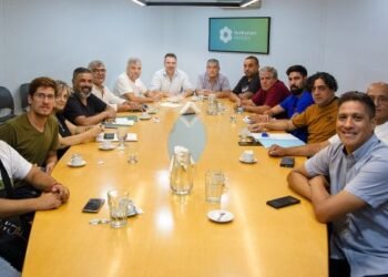 HURLINGHAM : FIRMA PARITARIAS MENSUALES.