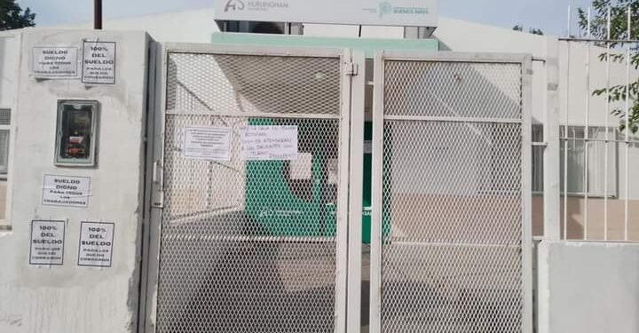 MEDICOS DE HURLINGHAM RECLAMAN PAGO DE SALARIOS.