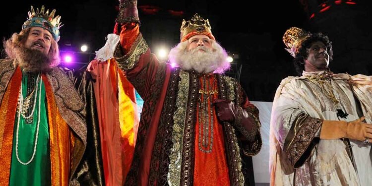 Hurlingham: El recorrido de los Bomberos para Reyes Magos.