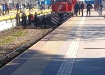 GRAND BOURG MASCULINO MUERE BAJO LAS VIAS .