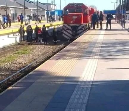 GRAND BOURG MASCULINO MUERE BAJO LAS VIAS .