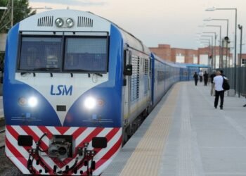 LINEA SAN MARTIN : SIGUE OPERANDO CON DEMORAS.