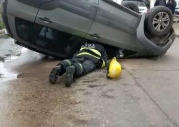 MALVINAS ARGENTINAS: VOLCO UN AUTOMOVIL