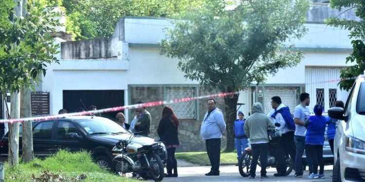 La policía de Hurlingham halló el vehículo en el que se daban a la fuga los asesinos de Castelar