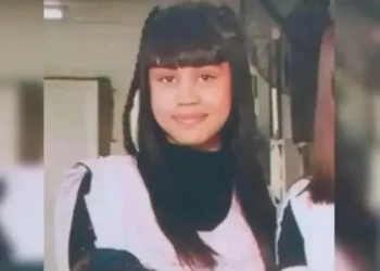 LANUS: NIÑA HIBA AL COLEGIO Y LA MATARON .