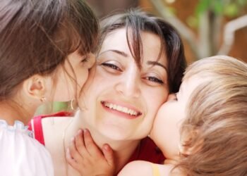 FELIZ DIA DE LA MADRE .