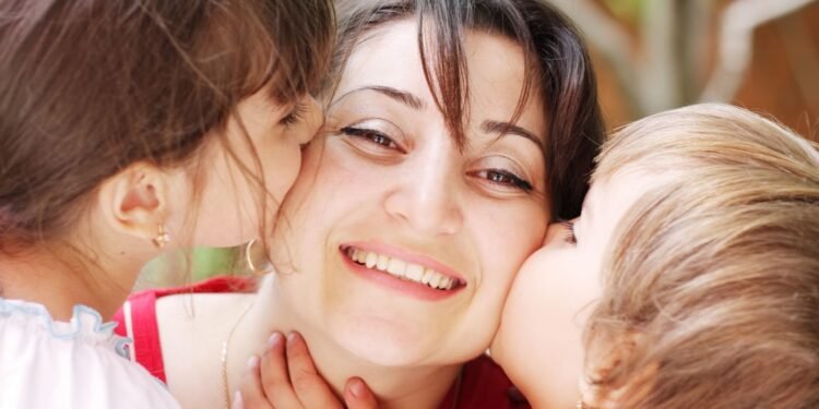 FELIZ DIA DE LA MADRE .