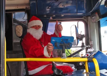 PAPA NOEL VIAJO EN LA LINEA 328.