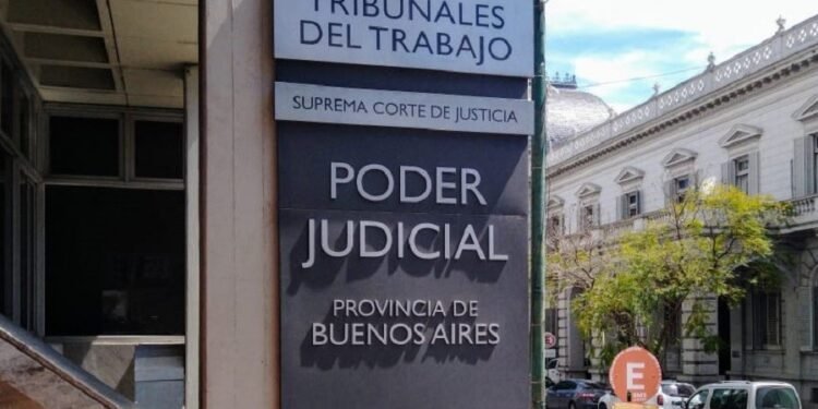 La Cámara del Trabajo resolvió que la reforma laboral del DNU es inconstitucional.