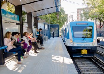 La justicia deja en suspenso los aumentos a las tarifas de transporte.