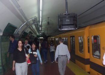 SUBTE SE PODRIA IR A LOS $ 700 MANGOS.