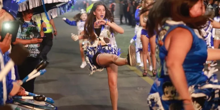 DONDE HABRA CARNAVALES ESTE FINDE LARGO TOTALMENTE GRATUITOS EN EL OESTE .