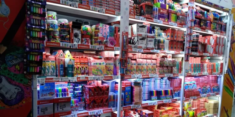 UTILES ESCOLARES CARISIMOS .