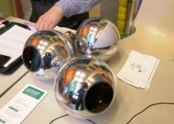 CABA: Hacían escaneo de iris en un salón de fiestas infantil.