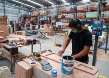 En los últimos  meses del año  se registró el cierre de mas de  15 mil Pymes”.