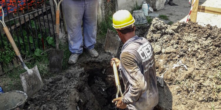 MORENO AVANZA CON  LA RED CLOACAL , SISTEMA DE BOMBEO .