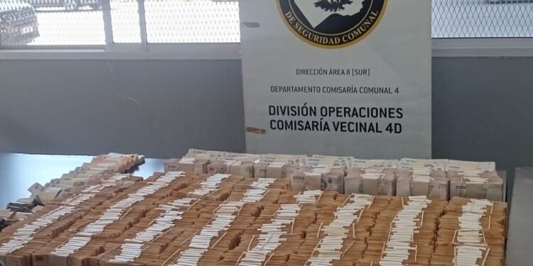 CABA: Roban 190 millones de pesos de una distribuidora y los detienen en la Villa Zabaleta .