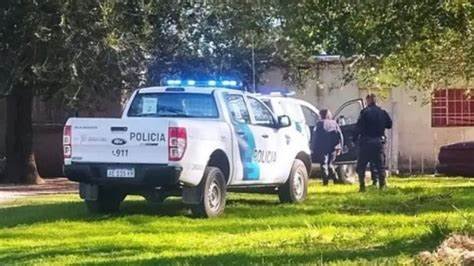 ULTIMO MOMENTO MERLO: Hallaron a una mujer dentro de un barril de 200 litros.