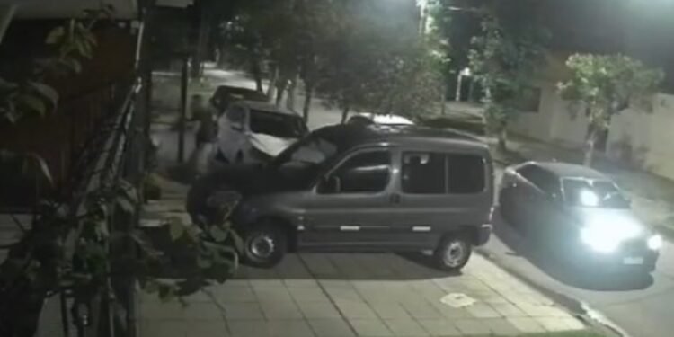 Denuncian a Marcone por golpear a un hincha de Independiente .