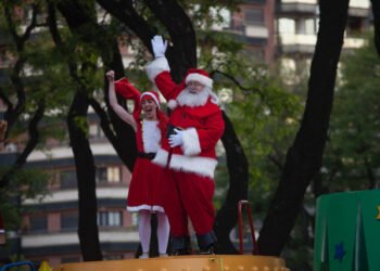 Malvinas Argentinas se viste de Navidad.
