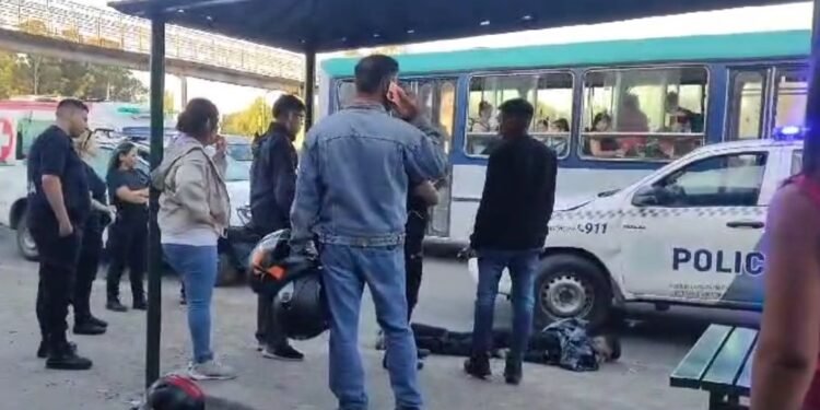 Asalto y muerte frente a la facultad de Lomas de Zamora.