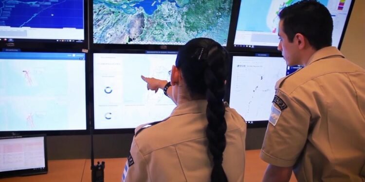 Prefectura intensifica los controles ante el arribo de buques pesqueros .