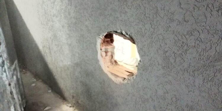 Se fugaron 17 presos de una alcaidía de Liniers.