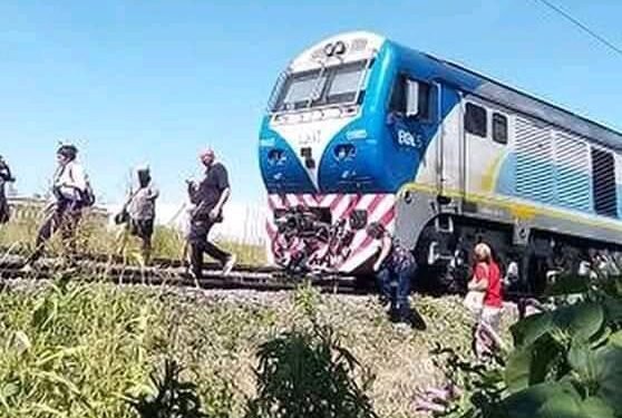 ULTIMO MOMENTO:  BELLA VISTA UNA PRSONA FUE ARROLLADA POR TREN DE LA  LINEA SAN MARTIN  .