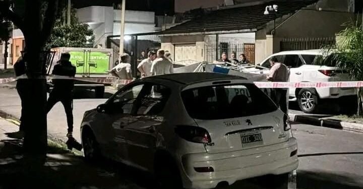 LA MATANZA ARDE , VECINO CANSADO DE LA INSEGURIDAD MATA A UN CHORRO.