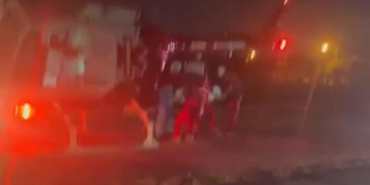 LA MATANZA : LE QUISIERON ROBAR LA MOTO A OTRO EFECTIVO DE LA  POLICIA  Y LO BALEARON .