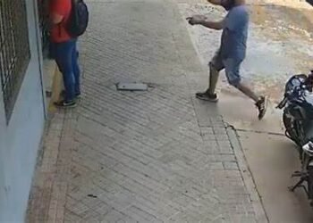 DOS EFECTIVOS DE LA FUERZAS FUERON HERIDOS EN LA MATANZA Y MORENO .