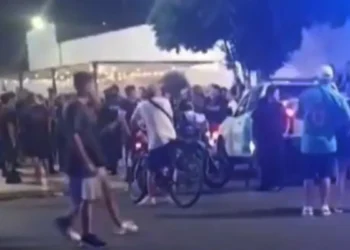 HAEDO : CARNAVAL A LAS PIÑAS , ROBOS , HERIDOS .